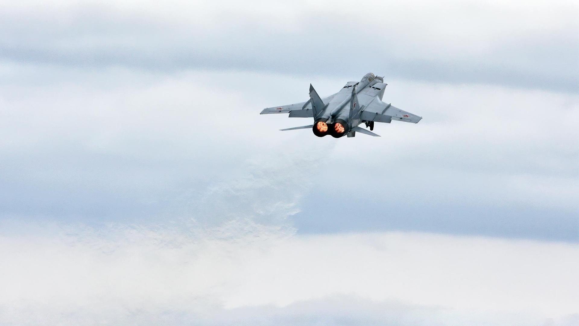 开云·体育官网-“史诗对决：顶级巨星的巅峰交锋集锦”，史诗联赛